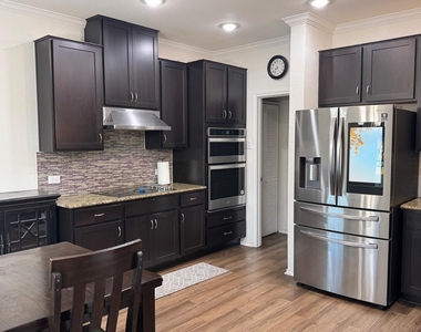 505 Weizenbock Ln - Photo Thumbnail 11