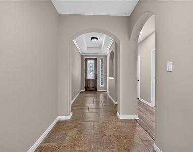 4002 Remington Rd - Photo Thumbnail 3