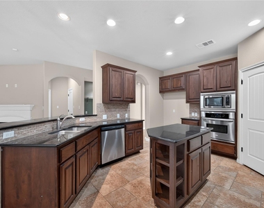 4002 Remington Rd - Photo Thumbnail 9
