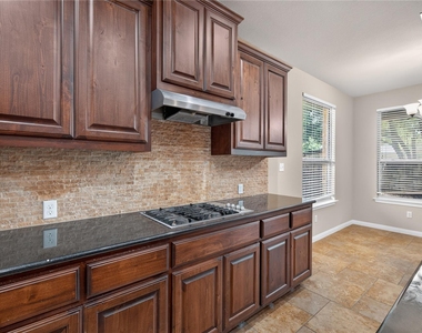 4002 Remington Rd - Photo Thumbnail 11