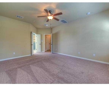 4002 Remington Rd - Photo Thumbnail 8