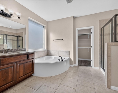 4002 Remington Rd - Photo Thumbnail 16