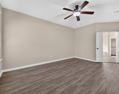 4002 Remington Rd - Photo Thumbnail 15
