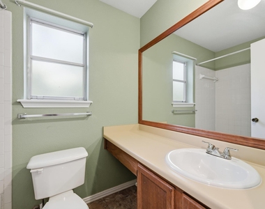 6300 Evangeline Trl - Photo Thumbnail 19