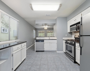 6300 Evangeline Trl - Photo Thumbnail 9