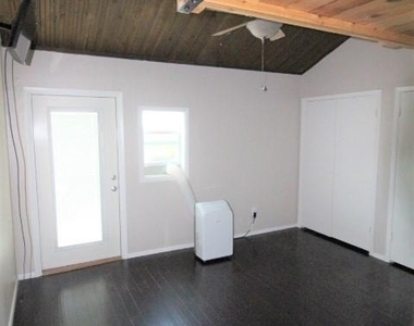 805 Paisley Dr - Photo Thumbnail 8