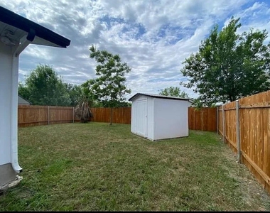7102 Villita Avenida St - Photo Thumbnail 8