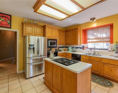 19313 Kennemer Dr - Photo Thumbnail 10