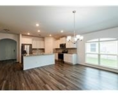 209 Reagor Dr - Photo Thumbnail 7