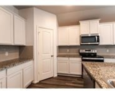 209 Reagor Dr - Photo Thumbnail 2