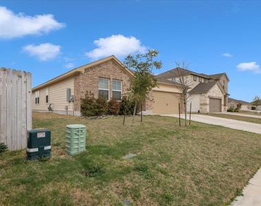 405 Grasslands Trl - Photo Thumbnail 3