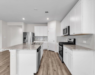 405 Grasslands Trl - Photo Thumbnail 24