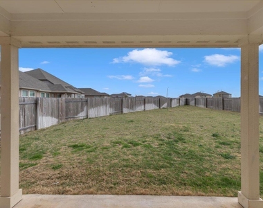 405 Grasslands Trl - Photo Thumbnail 33