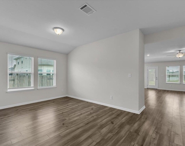 405 Grasslands Trl - Photo Thumbnail 17