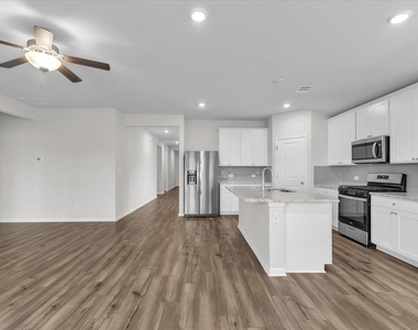 405 Grasslands Trl - Photo Thumbnail 22