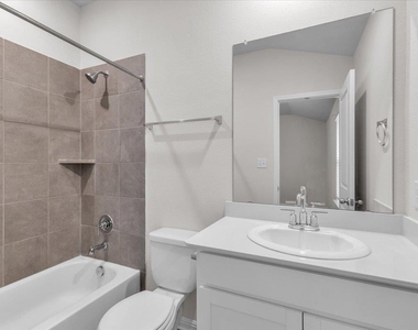 405 Grasslands Trl - Photo Thumbnail 15