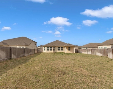 405 Grasslands Trl - Photo Thumbnail 37