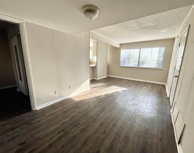 3304 Red River St - Photo Thumbnail 3