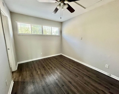 3304 Red River St - Photo Thumbnail 14