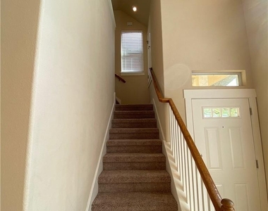 1601 Miriam Ave - Photo Thumbnail 10