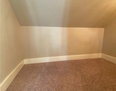 1601 Miriam Ave - Photo Thumbnail 11