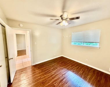 2201 Lanier Dr - Photo Thumbnail 10
