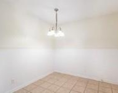 2201 Lanier Dr - Photo Thumbnail 7