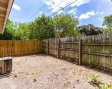 2201 Lanier Dr - Photo Thumbnail 11