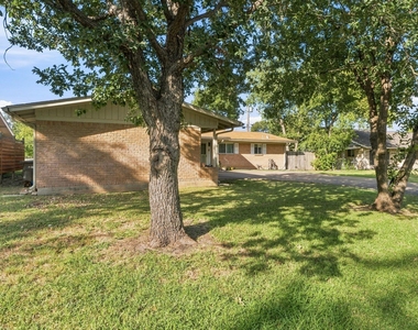 2201 Lanier Dr - Photo Thumbnail 2