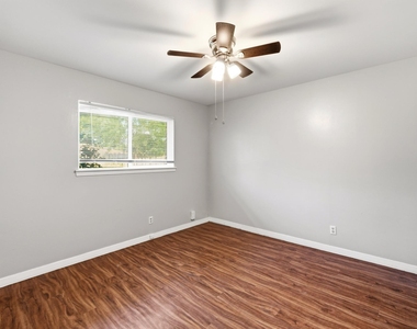 2201 Lanier Dr - Photo Thumbnail 11