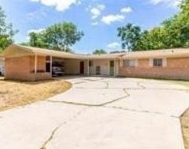 2201 Lanier Dr - Photo Thumbnail 12
