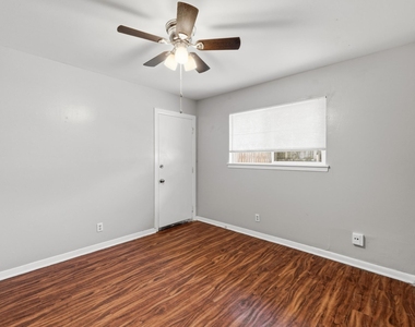 2201 Lanier Dr - Photo Thumbnail 16