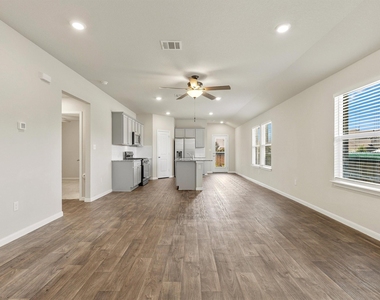 233 Baron Creek Trl - Photo Thumbnail 7
