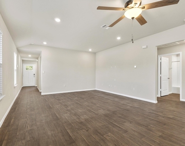 233 Baron Creek Trl - Photo Thumbnail 5