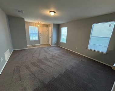 130 Quarter Ave - Photo Thumbnail 2