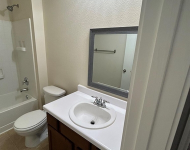 130 Quarter Ave - Photo Thumbnail 9