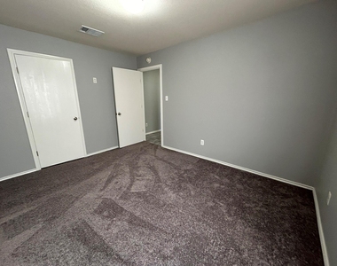 130 Quarter Ave - Photo Thumbnail 12