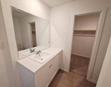 518 Firedance Ct - Photo Thumbnail 13