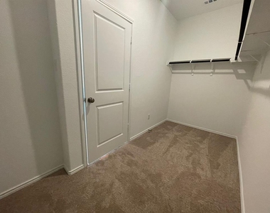 2113 Four Waters Loop - Photo Thumbnail 18
