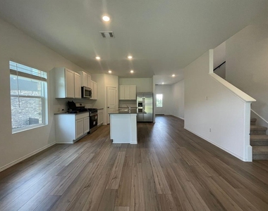 2113 Four Waters Loop - Photo Thumbnail 3