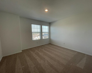 2113 Four Waters Loop - Photo Thumbnail 20