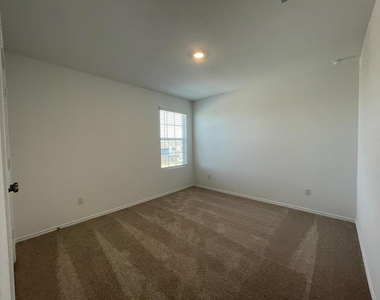 2113 Four Waters Loop - Photo Thumbnail 23
