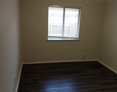1007 Russwood Cv - Photo Thumbnail 10