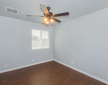 937 Alamo Plaza Dr - Photo Thumbnail 11