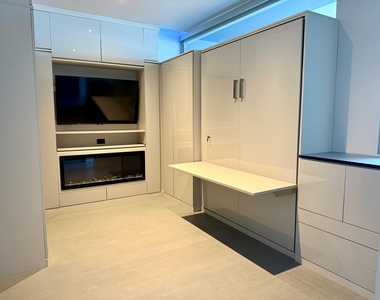 210 Lavaca St - Photo Thumbnail 11
