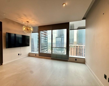 210 Lavaca St - Photo Thumbnail 4