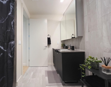 44 East Ave - Photo Thumbnail 11