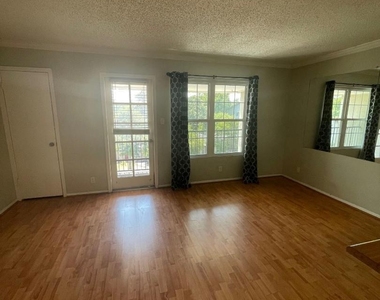 910 Duncan Ln - Photo Thumbnail 8