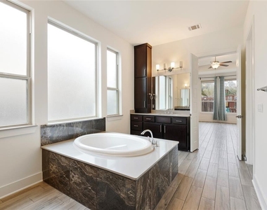 12905 Padua Dr - Photo Thumbnail 13