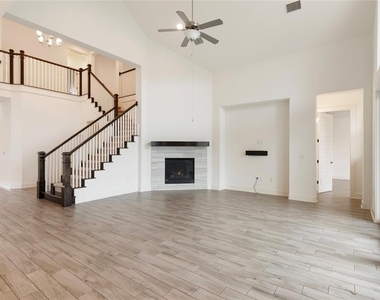 12905 Padua Dr - Photo Thumbnail 9